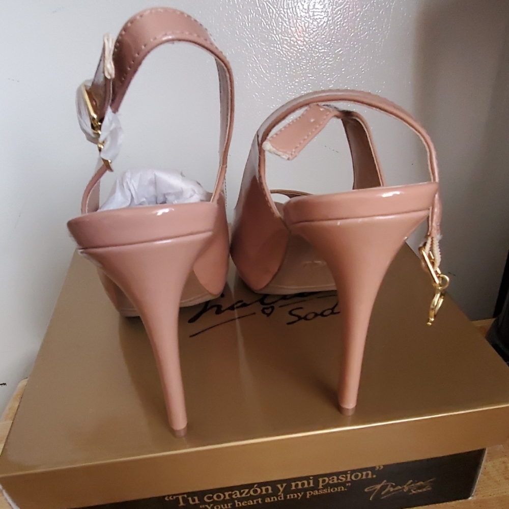 Nude Color heels - Picture 3 of 5